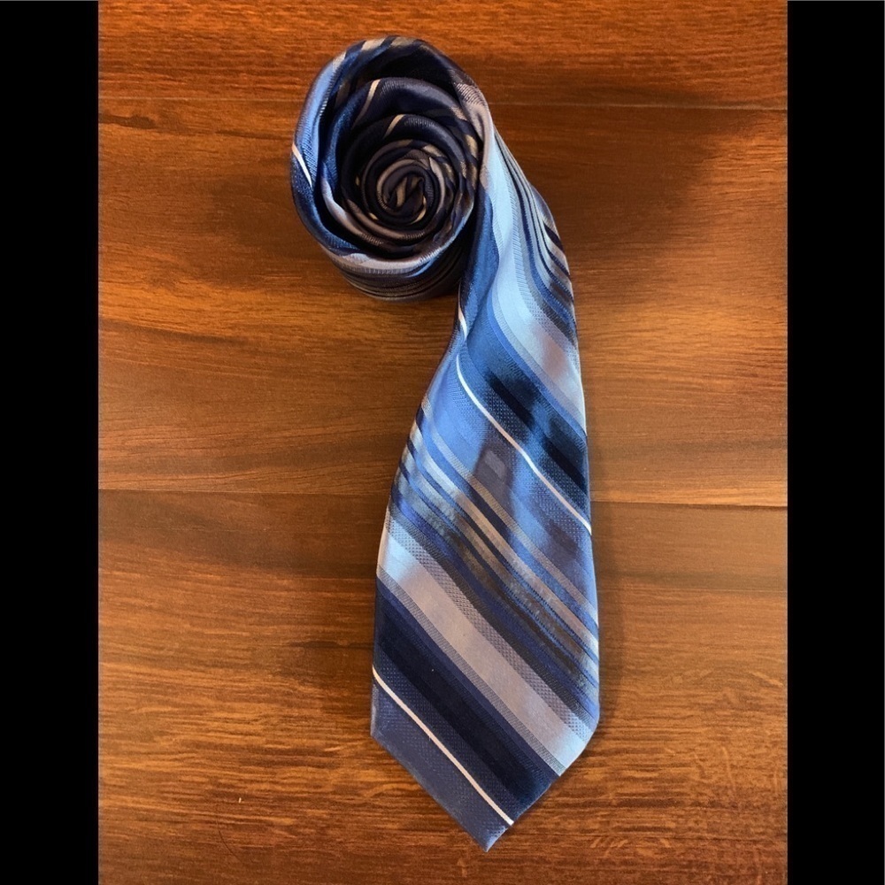 CALVIN KLEIN 100% Silk Blue Striped Necktie XL